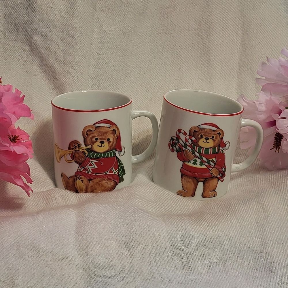 Fine Porcelain Vinatge 4pc White Christmas Theme Bear Mugs Set- Brand New In Box - Picture 6 of 7